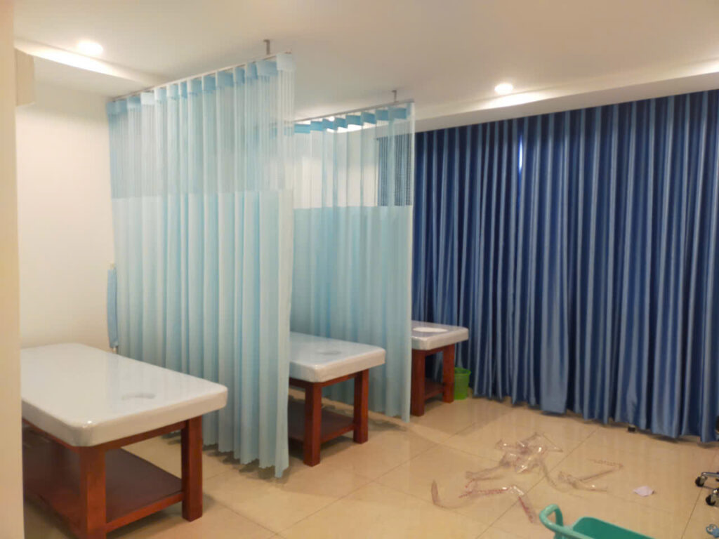 Rèm cửa giá rẻ Quận 1 – mẫu rèm vải đơn sắc cho căn hộ nhỏ